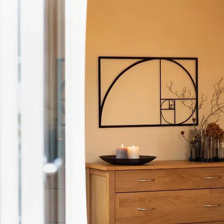 Kugelhaus Solveig - Zeitloses Holzhaus In Kugelform Fuer Stille Momente In Der